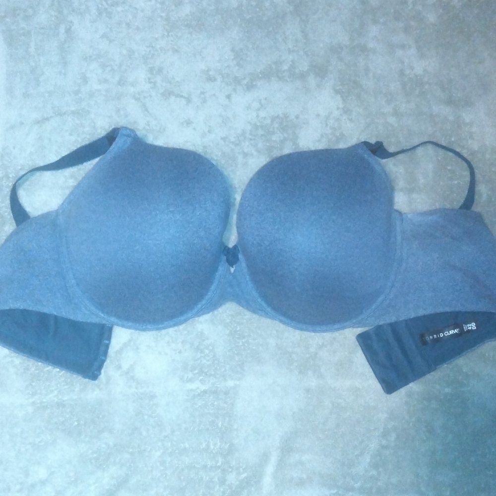 Torrid Bra size 42DD BLUE